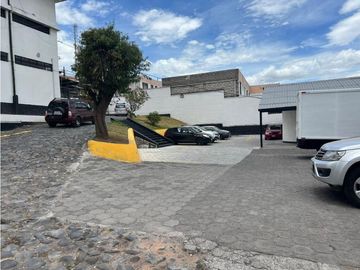 Sangolqui, Bodega en renta, 158 m2, 1 ambiente, 2 baños, 2 parqueaderos