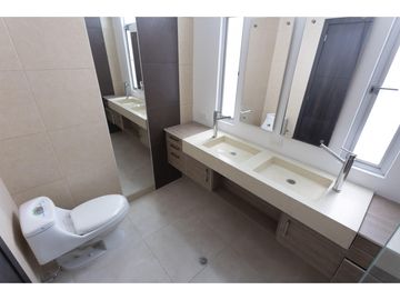 Nayón, Casa en venta, 207 m2, 3 habitaciones, 3 baños, 2 parqueaderos