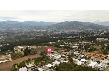 Nayón, Casa en venta, 207 m2, 3 habitaciones, 3 baños, 2 parqueaderos
