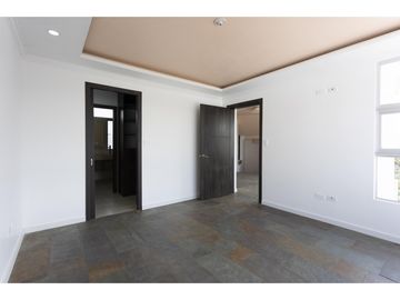 Nayón, Casa en venta, 207 m2, 3 habitaciones, 3 baños, 2 parqueaderos