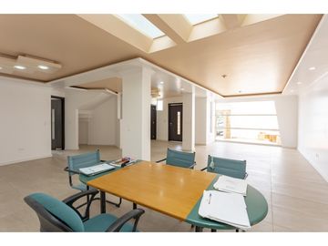 Nayón, Casa en venta, 207 m2, 3 habitaciones, 3 baños, 2 parqueaderos