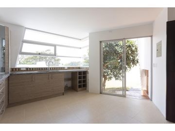 Nayón, Casa en venta, 207 m2, 3 habitaciones, 3 baños, 2 parqueaderos