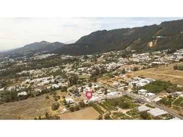 Nayón, Casa en venta, 207 m2, 3 habitaciones, 3 baños, 2 parqueaderos