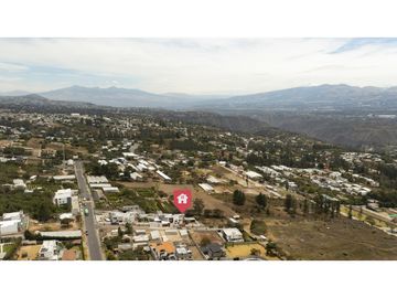Nayón, Casa en venta, 207 m2, 3 habitaciones, 3 baños, 2 parqueaderos
