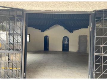 Sangolqui, Bodega en renta, 96 m2, 1 ambiente, 2 baños, 2 parqueaderos