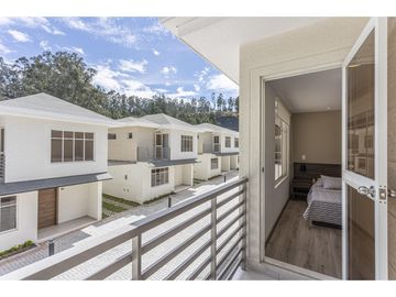 Pifo, Casa en venta, 102 m2, 3 habitaciones, 3 baños, 2 parqueaderos
