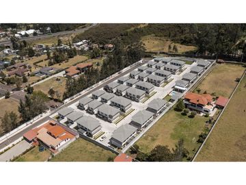 Pifo, Casa en venta, 102 m2, 3 habitaciones, 3 baños, 2 parqueaderos