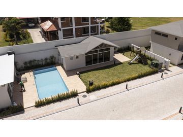 Pifo, Casa en venta, 102 m2, 3 habitaciones, 3 baños, 2 parqueaderos