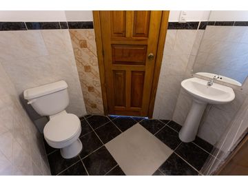 San Antonio ,Casa en  Venta ,130m2, 3 habitaciones, 3 baños, 1 parqueadero
