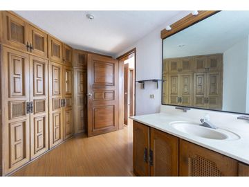 El Batan, Casa en  Venta , 1470m2, 5 habitaciones, 9 baños