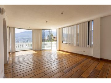 El Batan, Casa en  Venta , 1470m2, 5 habitaciones, 9 baños