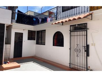 Jipijapa, Casa Comercial en Venta, 361,55m2, 2 suite, 4 habitaciones