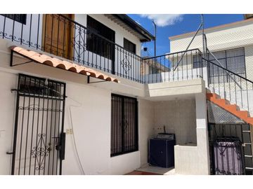 Jipijapa, Casa Comercial en Venta, 361,55m2, 2 suite, 4 habitaciones