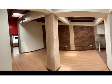 Jipijapa, Casa Comercial en Venta, 361,55m2, 2 suite, 4 habitaciones