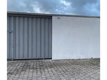Sangolqui, Galpón en  Renta, 1700m2, 2 ambientes.