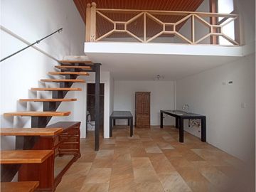Mitad del Mundo, Casa en Venta, 280m2, 3 Habitaciones .