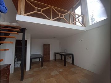 Mitad del Mundo, Casa en Venta, 280m2, 3 Habitaciones .