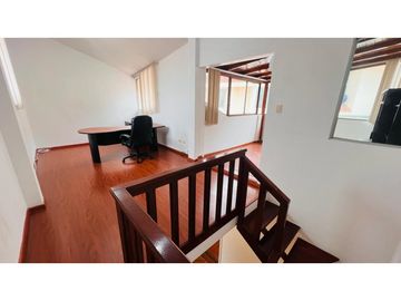 Santa Lucía, Casa en  Venta, 226m2, 3 Habitaciones.