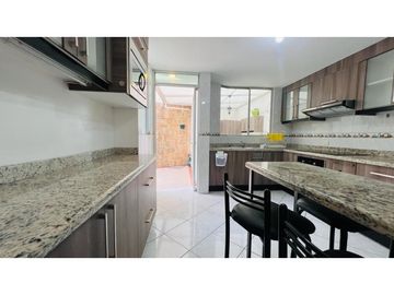 Santa Lucía, Casa en  Venta, 226m2, 3 Habitaciones.