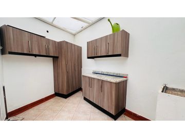 Santa Lucía, Casa en  Venta, 226m2, 3 Habitaciones.