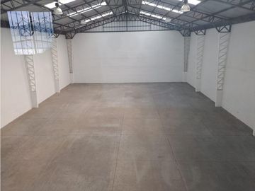 Sangolqui, Bodega en  Renta, 580m2, 2 Ambientes.