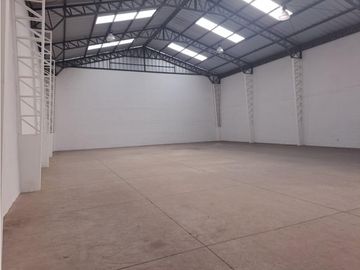 Sangolqui, Bodega en  Renta, 580m2, 2 Ambientes.