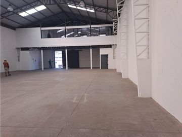 Sangolqui, Bodega en  Renta, 580m2, 2 Ambientes.
