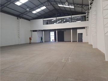 Sangolqui, Bodega en  Renta, 580m2, 2 Ambientes.