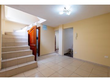 Carapungo, Casa en  Venta, 226m2, 3 Habitaciones, 2 Baños.