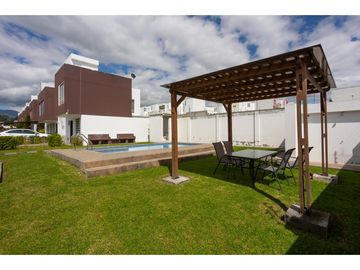 Sangolquí, Sector Fajardo, Casa en Venta, 113m2, 2 Habitaciones, 2 Par