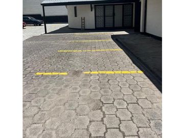 Sangolqui, Bodega en  Renta, 388m2,  2 Ambiente, 2 Baños, 4 Parqueadero.
