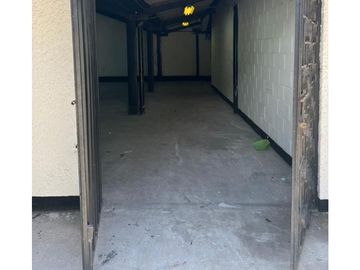 Sangolqui, Bodega en  Renta, 388m2,  2 Ambiente, 2 Baños, 4 Parqueadero.