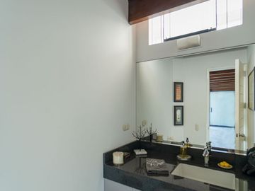 GRAN PENTHOUSE DÚPLEX CON TERRAZA Y VISTA A PARQUE PRIVADO EN VENTA SAN ISIDRO
