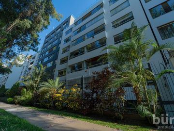 GRAN PENTHOUSE DÚPLEX CON TERRAZA Y VISTA A PARQUE PRIVADO EN VENTA SAN ISIDRO