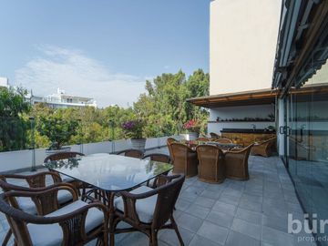 GRAN PENTHOUSE DÚPLEX CON TERRAZA Y VISTA A PARQUE PRIVADO EN VENTA SAN ISIDRO