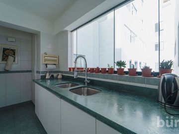 GRAN PENTHOUSE DÚPLEX CON TERRAZA Y VISTA A PARQUE PRIVADO EN VENTA SAN ISIDRO