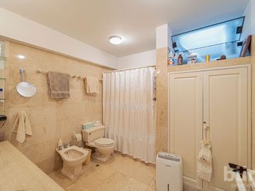 GRAN PENTHOUSE DÚPLEX CON TERRAZA Y VISTA A PARQUE PRIVADO EN VENTA SAN ISIDRO
