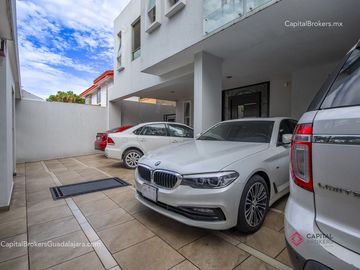 Casa de lujo en Bugambilias primera sección Zona Sur Zapopan