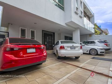 Casa de lujo en Bugambilias primera sección Zona Sur Zapopan