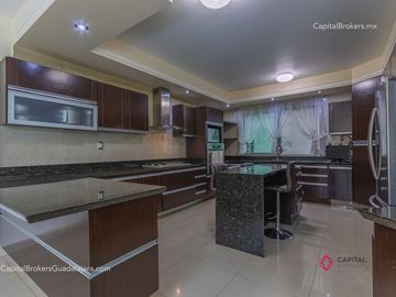 Casa de lujo en Bugambilias primera sección Zona Sur Zapopan