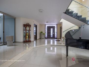 Casa de lujo en Bugambilias primera sección Zona Sur Zapopan