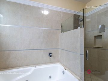 Casa de lujo en Bugambilias primera sección Zona Sur Zapopan
