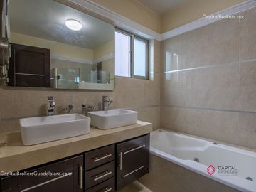 Casa de lujo en Bugambilias primera sección Zona Sur Zapopan