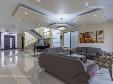 Casa de lujo en Bugambilias primera sección Zona Sur Zapopan