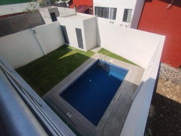 CASA EN VENTA CON DOBLE SEGURIDAD EN LOMAS DE CUERNAVACA