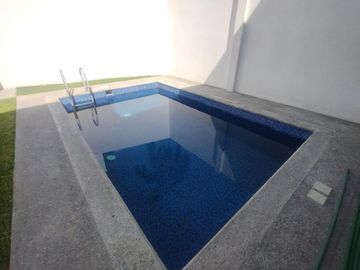 CASA EN VENTA CON DOBLE SEGURIDAD EN LOMAS DE CUERNAVACA