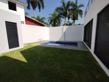 CASA EN VENTA CON DOBLE SEGURIDAD EN LOMAS DE CUERNAVACA