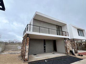 Viettri: Casas de lujo en Conkal. Excelente ubicación.