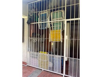 QUINTA  3 ambientes- venta completa muebles, electrodomesticos etc.-
