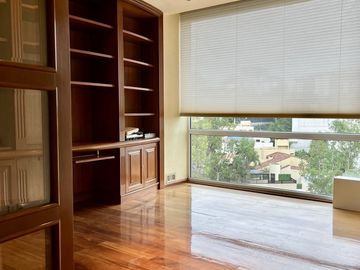 Amplio Departamento en Venta / Jardínes en la Montaña